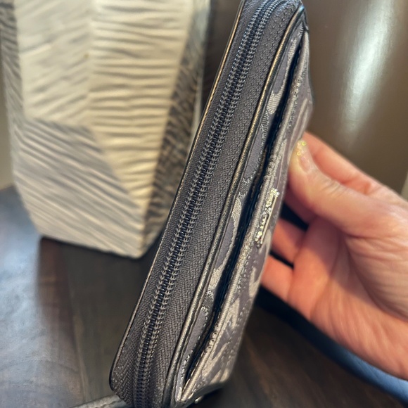 Coach Zip Around Wallet Wristlet Silver/Gray Optic C  - Picture 15 of 16